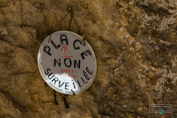 photo insolite plage surveillee verdon